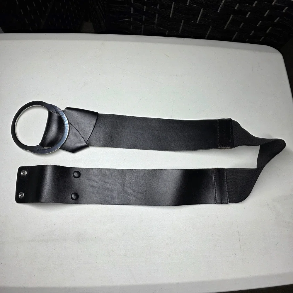 Chicos Black Genuine Leather Wide O-Ring Elastic Stretch Cinch Belt Size Medium